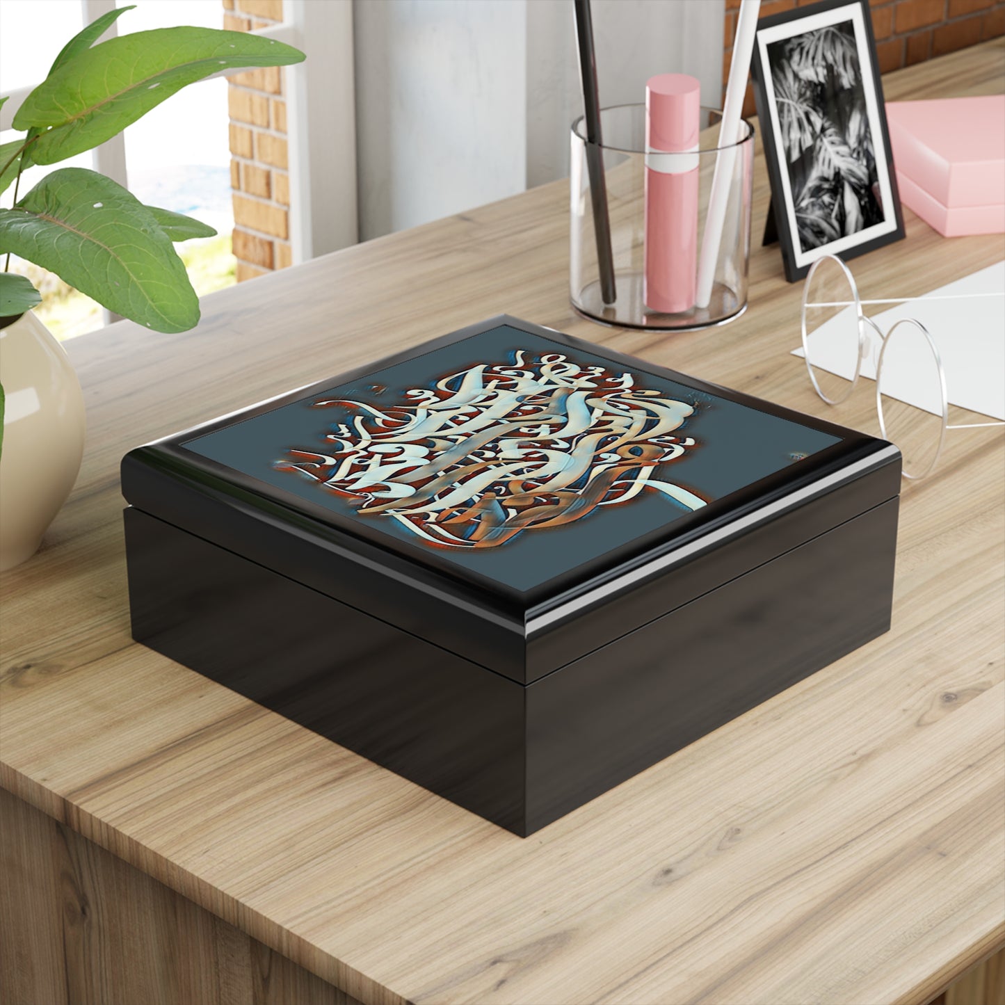 Detailed Calligraphy Beauty Jewelry Organizer