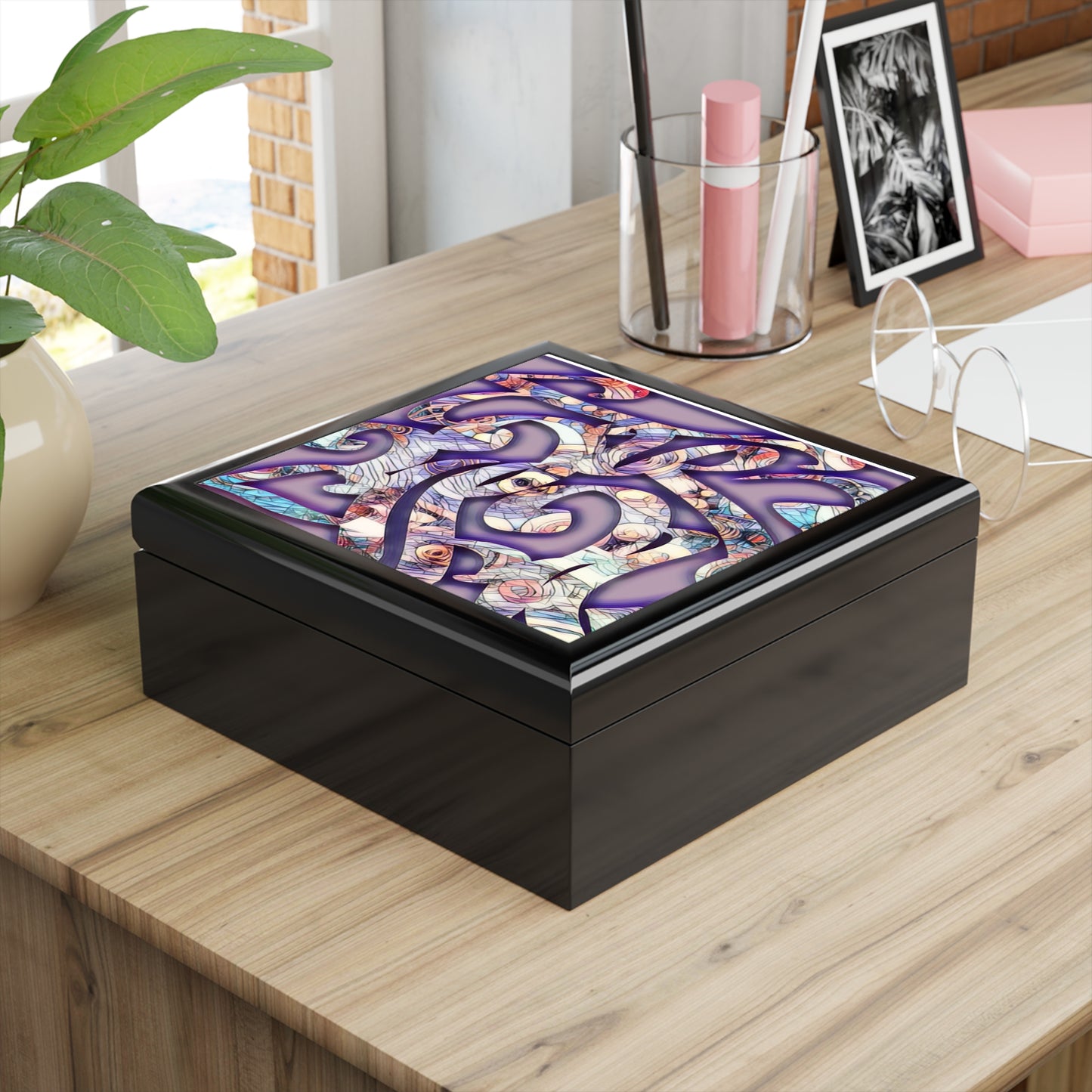 Detailed Calligraphy Beauty Jewelry Organizer..
